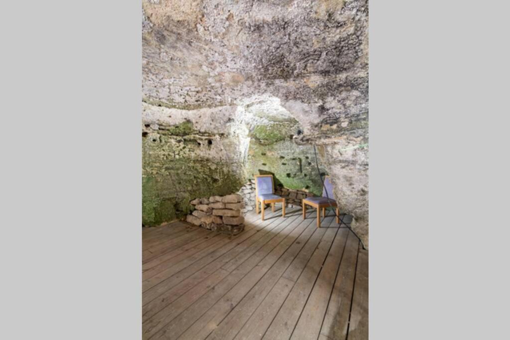 Maison Troglodytique Doue La Fontaine Exterior foto