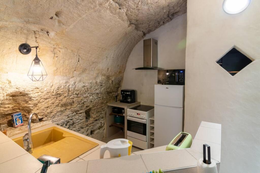 Maison Troglodytique Doue La Fontaine Exterior foto
