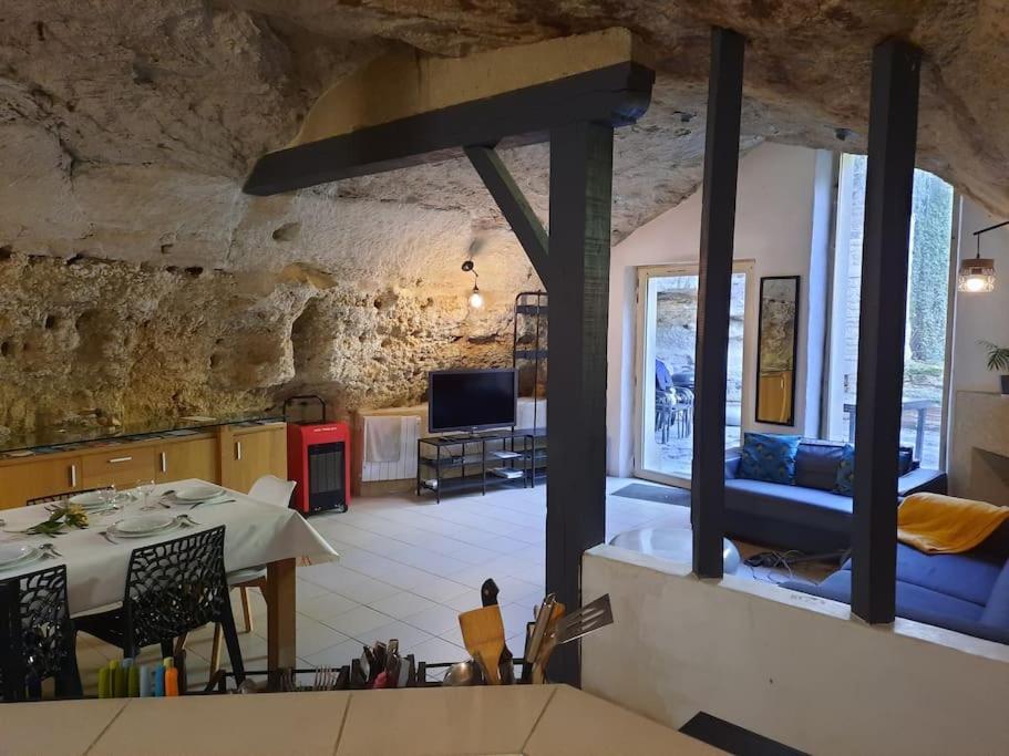 Maison Troglodytique Doue La Fontaine Exterior foto
