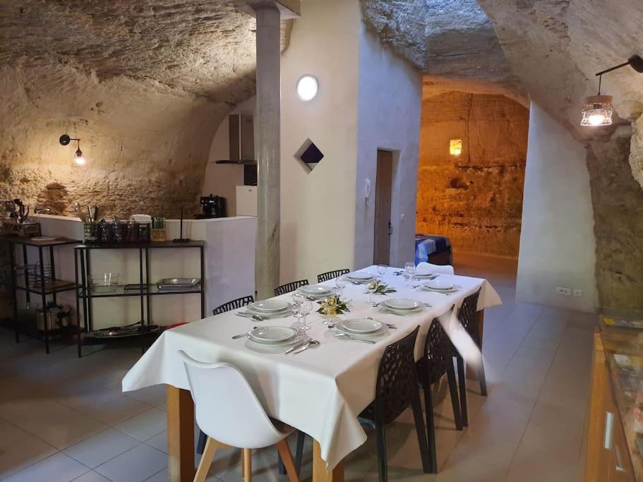 Maison Troglodytique Doue La Fontaine Exterior foto