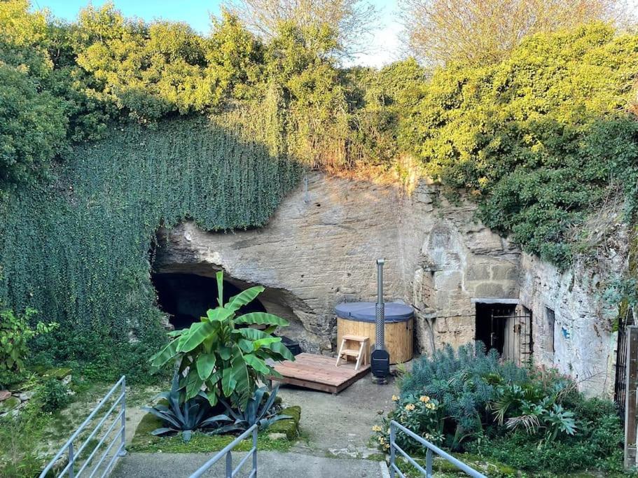 Maison Troglodytique Doue La Fontaine Exterior foto